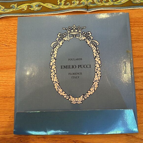VTG Emilio Pucci silk large silk scarf made in Italy NWT in original package - Picture 10 of 15